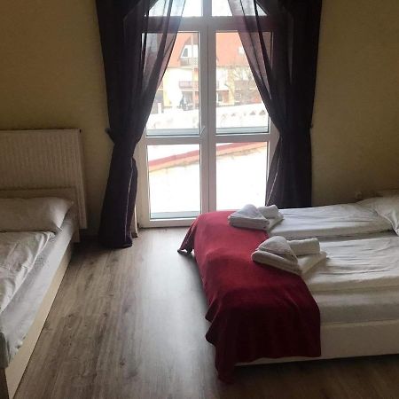 Y Panzio Bed and Breakfast Balatonlelle Buitenkant foto