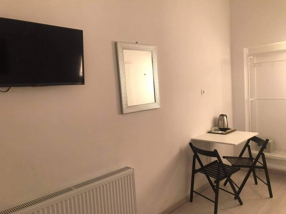 Y Panzio Bed and Breakfast Balatonlelle Buitenkant foto