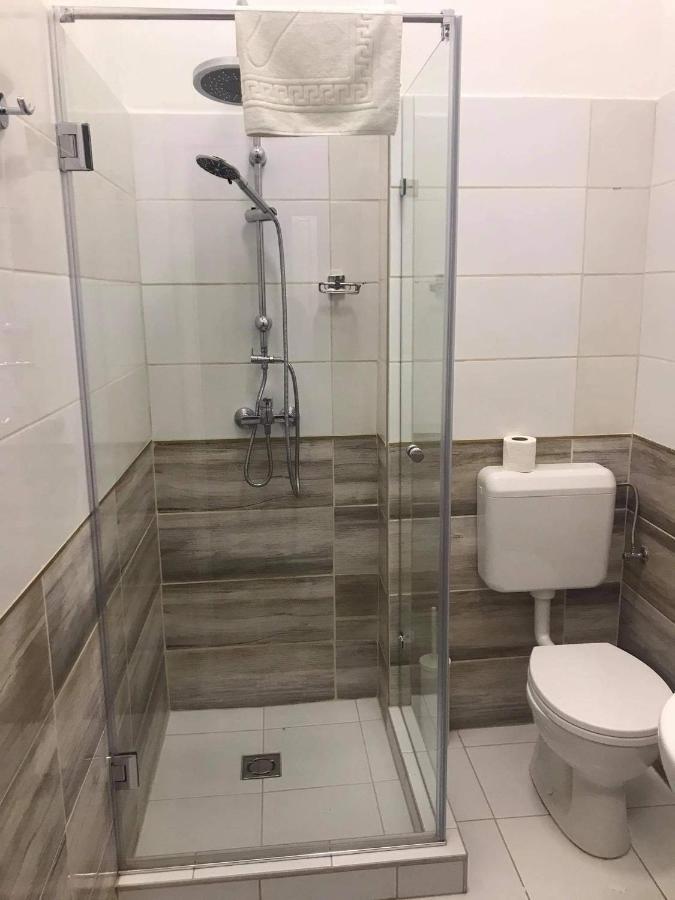 Y Panzio Bed and Breakfast Balatonlelle Buitenkant foto