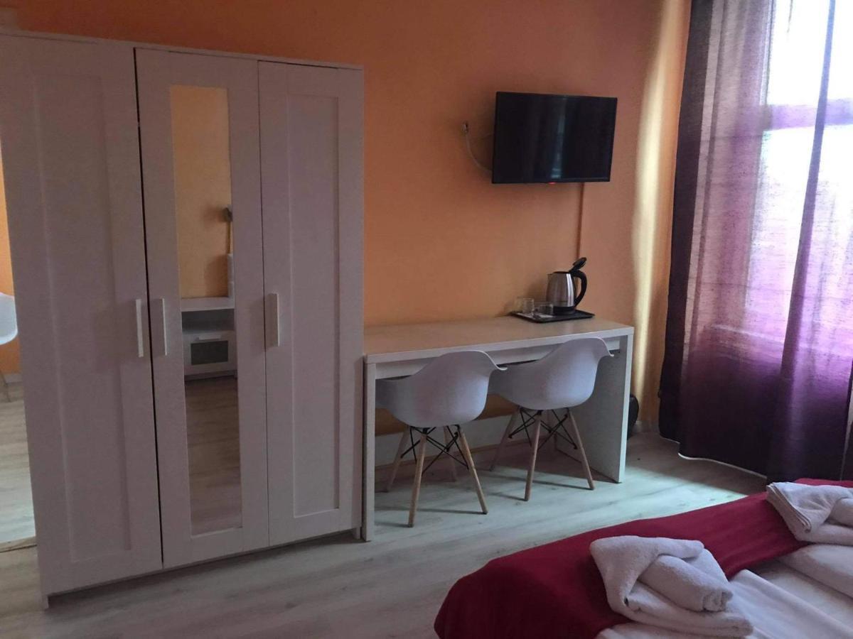 Y Panzio Bed and Breakfast Balatonlelle Buitenkant foto
