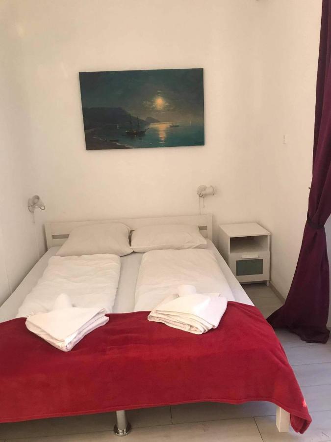 Y Panzio Bed and Breakfast Balatonlelle Buitenkant foto