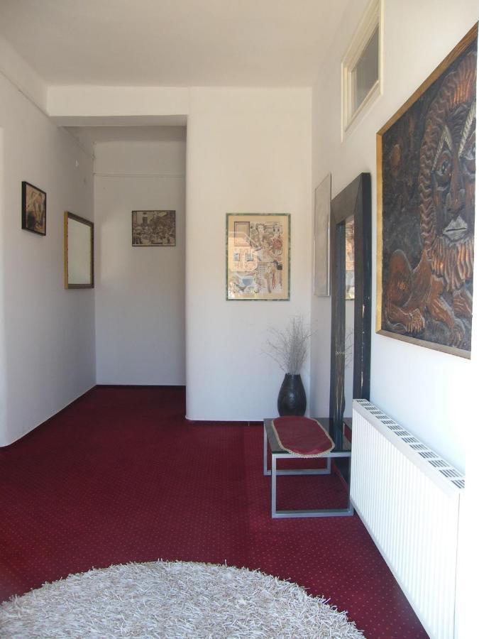 Y Panzio Bed and Breakfast Balatonlelle Buitenkant foto