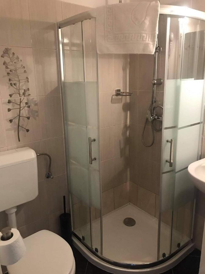 Y Panzio Bed and Breakfast Balatonlelle Buitenkant foto