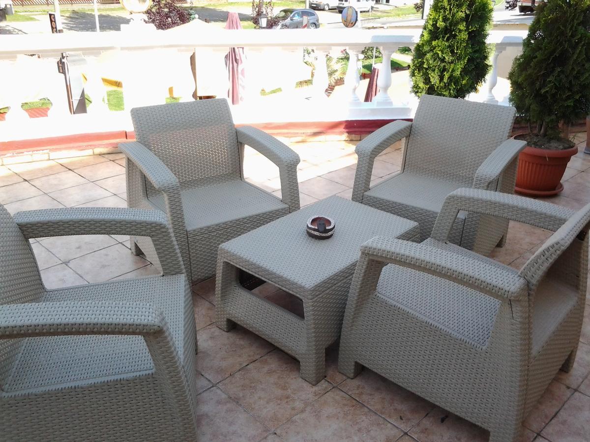 Y Panzio Bed and Breakfast Balatonlelle Buitenkant foto